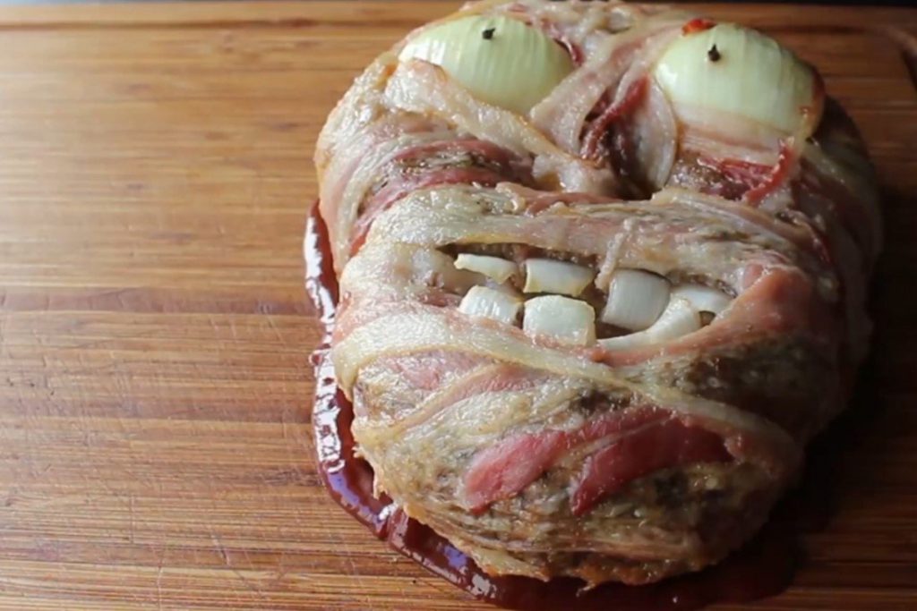 creepy meat with face holloween idea