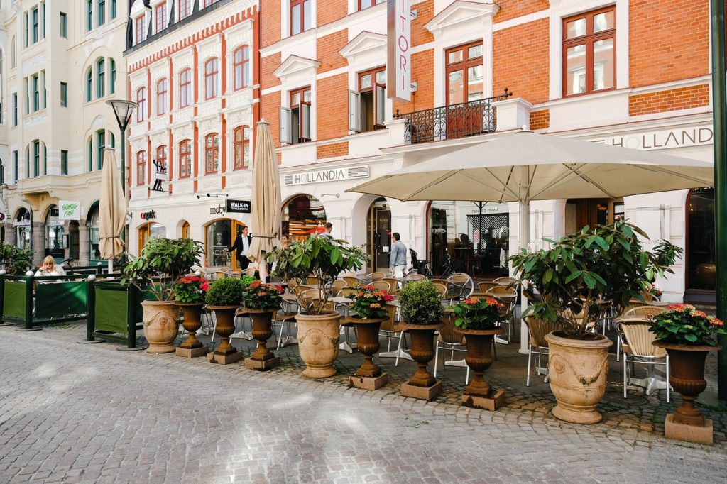 outdoor dining during second wave